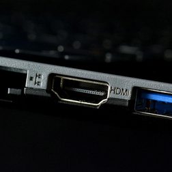 Lenovo Flex 14 HDMI port