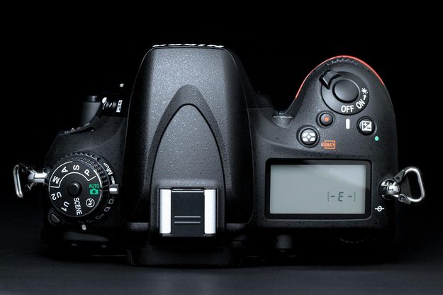 NIKON D610 top