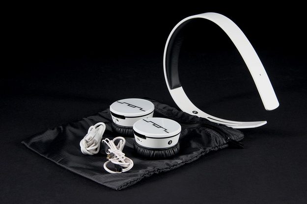 Sol-Republic-Tracks-Air-kit