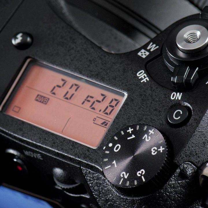 Sony DSC-RX10 review exposure compenstion