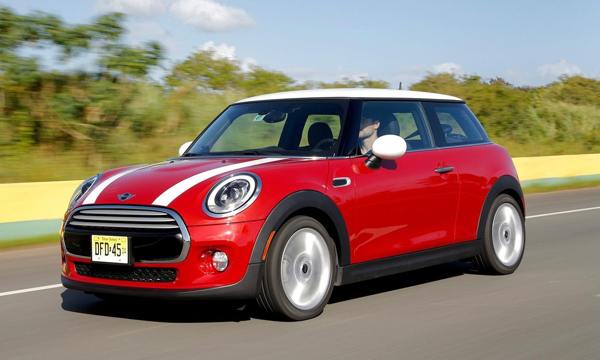 2014 MINI Cooper S front left angle driving