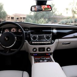2014 Rolls Royce Wraith front cabin