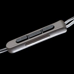 Bose QC20i earbuds remote