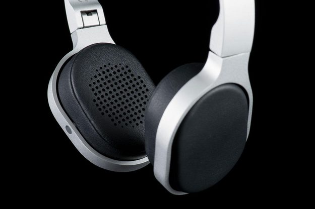 KEF-M500-headphones-earpad-macro