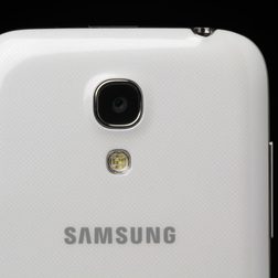 Samsung-Galaxy-S4-Mini-rear-camera-macro