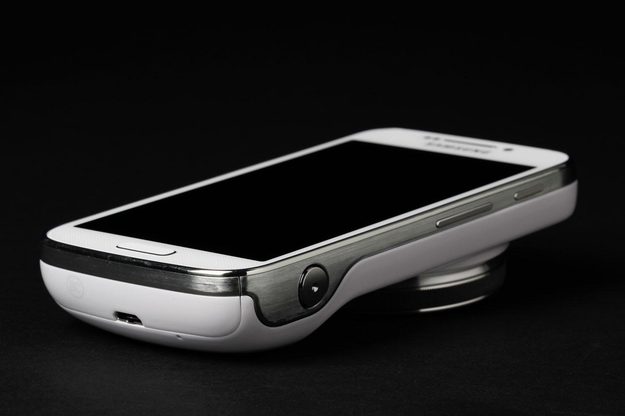 Samsung Galaxy S4 Zoom angled left