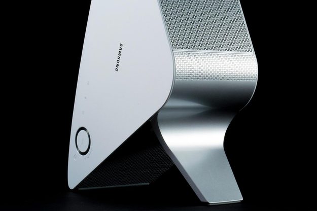 Samsung Shape M7 rearstandCU