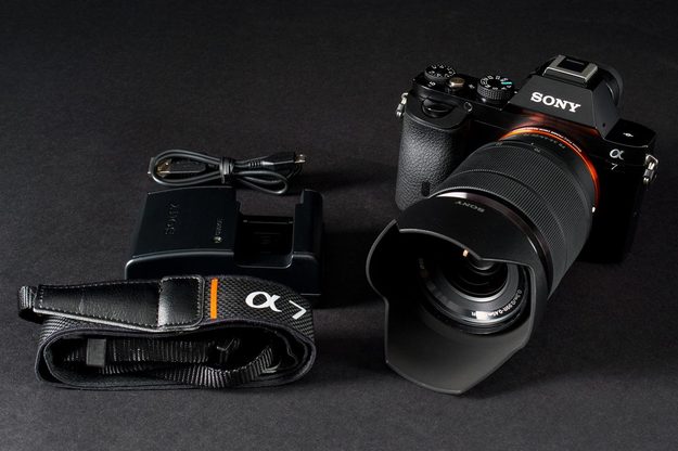 Sony-Alpha-7-items-in-box