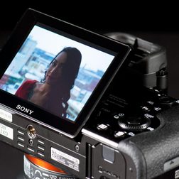 Sony-Alpha-7-screen-tilt-3
