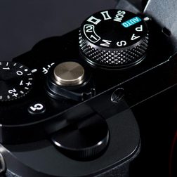 Sony Alpha 7R top dials