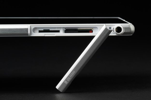 Sony-Xperia-Z-Ultra-micro-sd-open