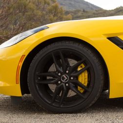2014 Chevrolet Corvette Stingray convertible wheel macro