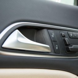 2014 Mercedes Benz CLA250 doorhandle