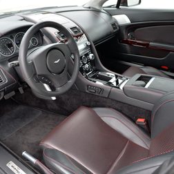 2015-Aston-Martin-V12-Vantage-S-(gray)-dash-and-console