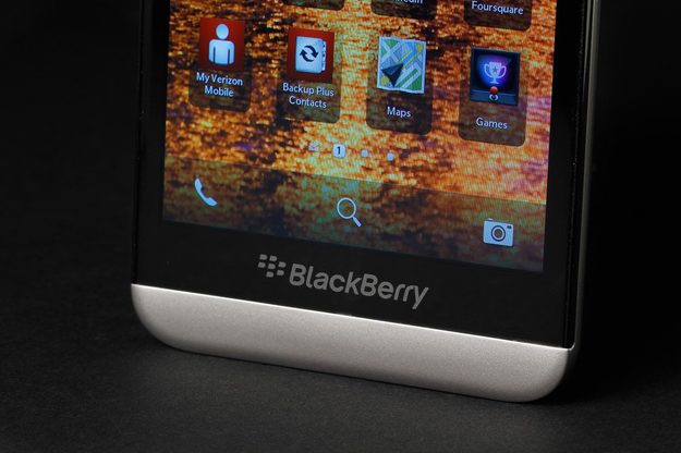 BlackBerry Z30 bottom front macro