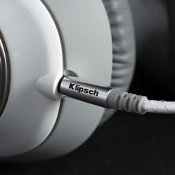 Klipsch Status headphones cord in macro