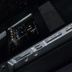 Toshiba L7300U back ports angle