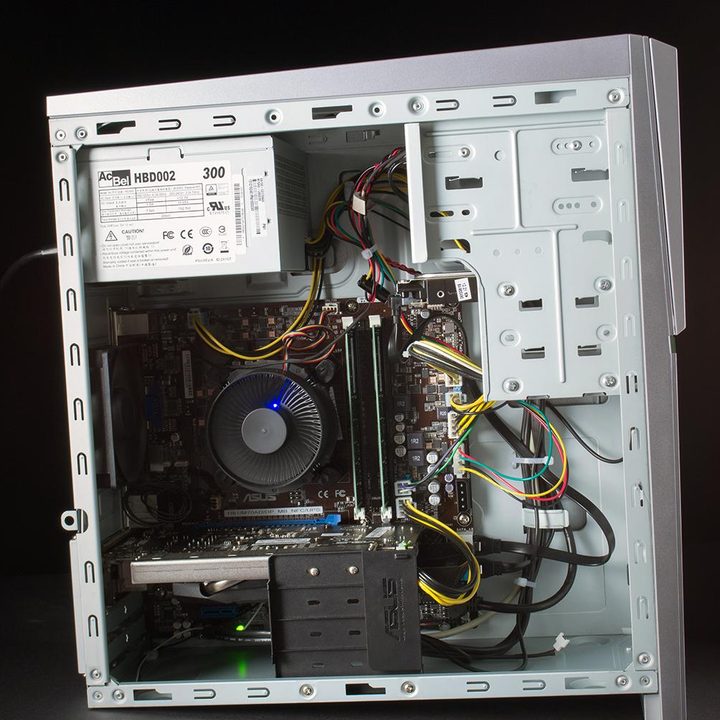 ASUS M70AD US003S review desktop components