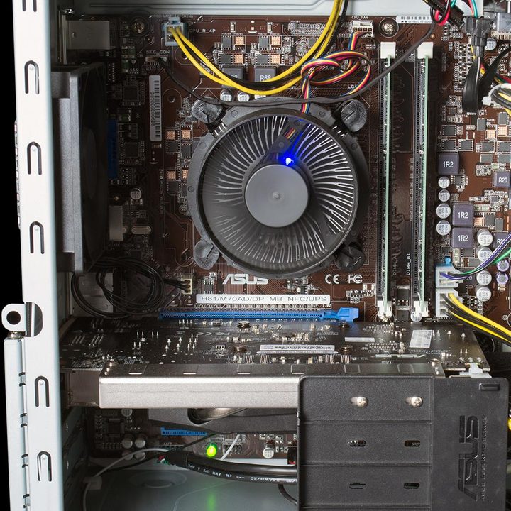 ASUS M70AD US003S review desktop inside case macro