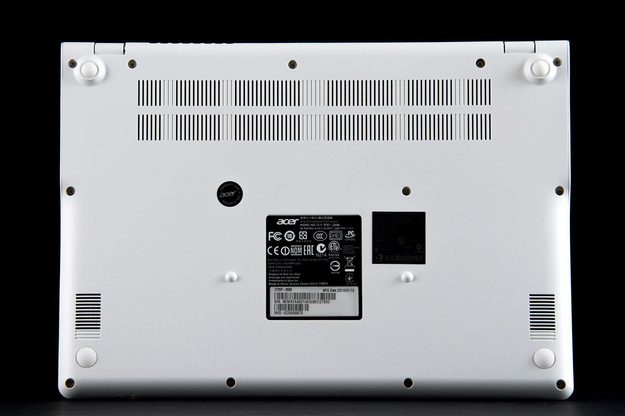 Acer C720P Chromebook bottom