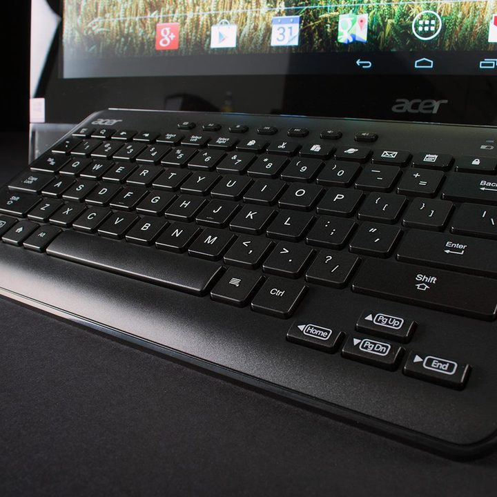 Acer TA272HUL review keyboard