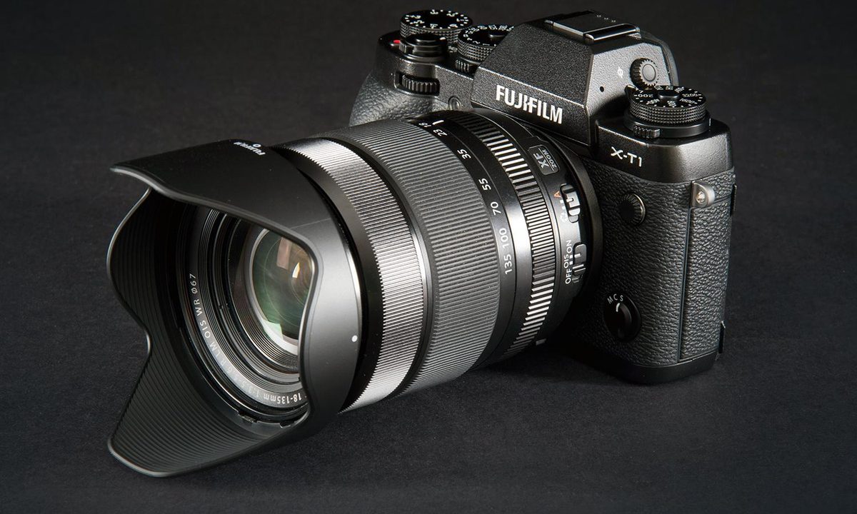Fujifilm X-T1 camera front lens angle