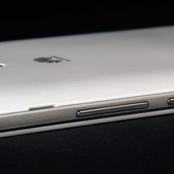 Huawei Ascend Mate 2 side buttons