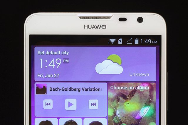 Huawei Ascend Mate 2 top screen