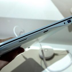 LG Ultra PC side angle