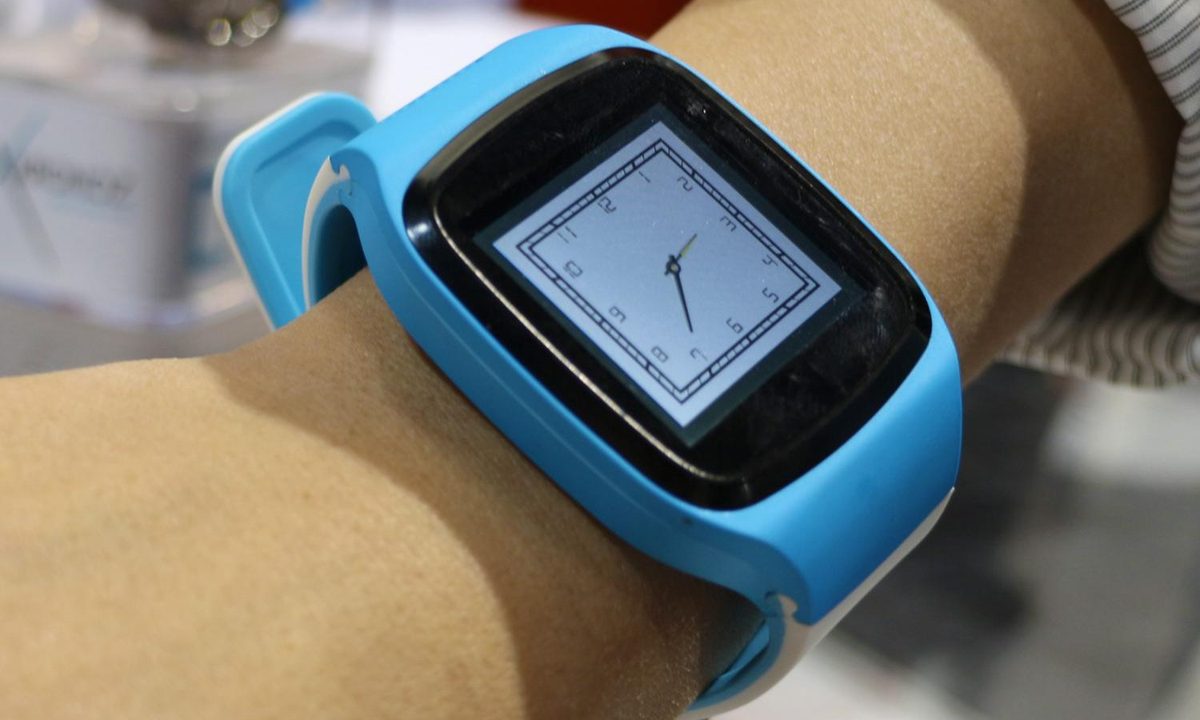 MyKronoz ZeSplash hands on clock 2