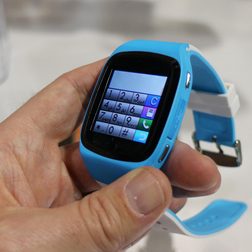 MyKronoz Ze Splash hands on number pad
