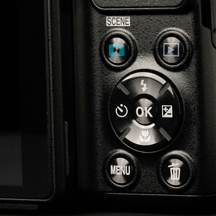 Nikon Coolpix L830 rear controls macro