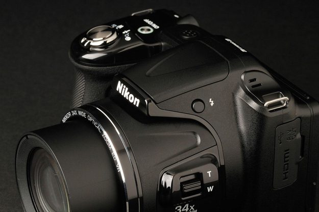 Nikon Coolpix L830 top angled