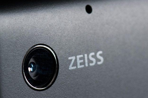 Nokia Lumia 2520 rear camera lens zeiss macro