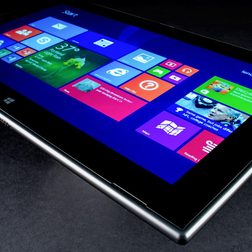 Nokia Lumia 2520 review corner
