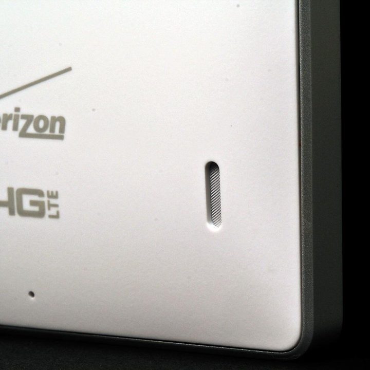 Nokia Lumia Icon rear speaker macro