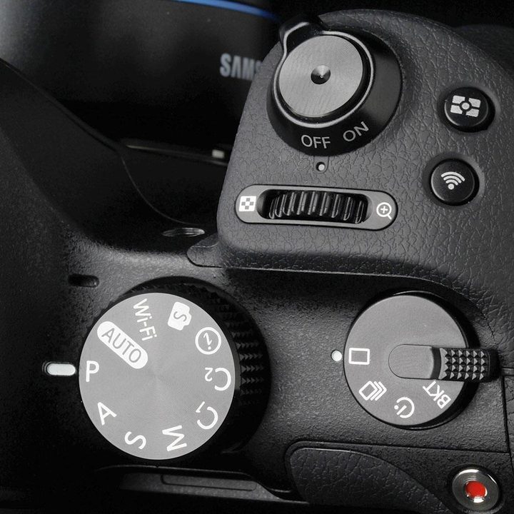 Samsung NX30 top controls