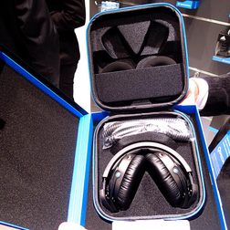 Sennheiser HD8 DJ headphones box