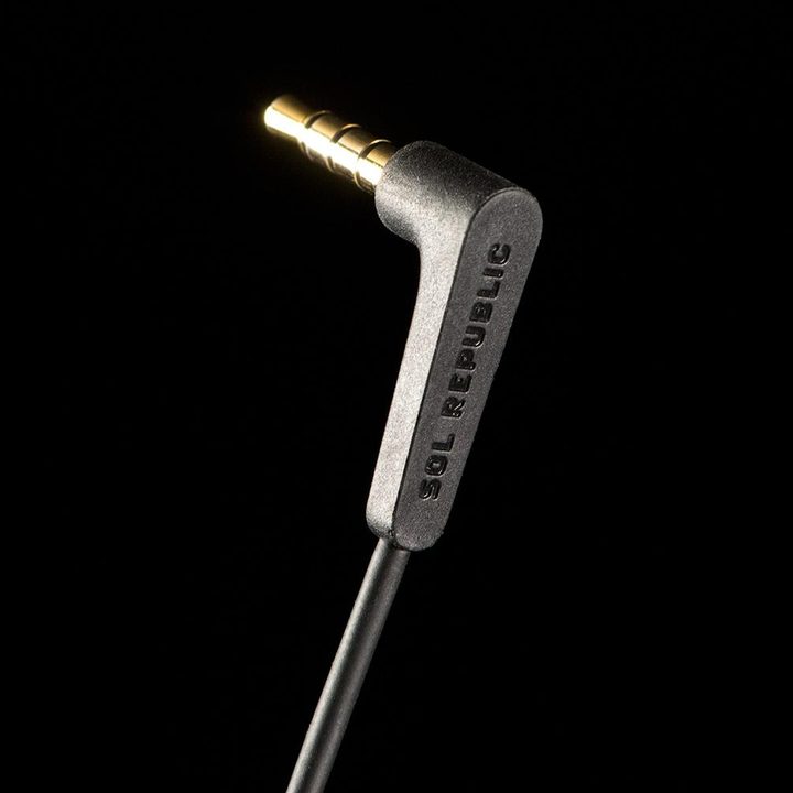 Sol Republic Relay review jack terminal