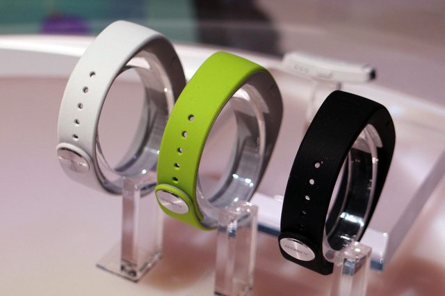 Sony Core smartband colors back