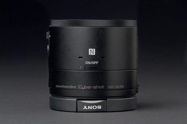 Sony Cyber shot QX100 Sony Cyber shot QX10 bottom closed
