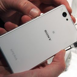 Sony Xperia Z1 Compact back