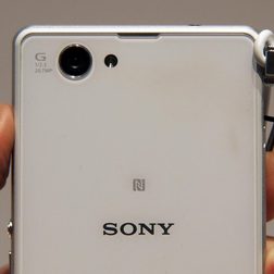 Sony Xperia Z1 Compact rear camera macro
