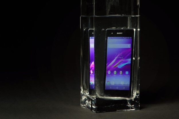 Sony Xperia Z1S review submerged