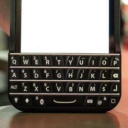 Typo iPhone 5 case review keyboard macro 3