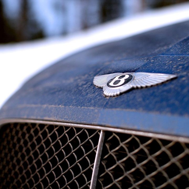 2014 Bentley Continental GT Speed blue front logo macro