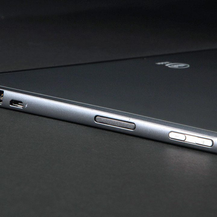 Dell Venue Pro 11 side ports corner