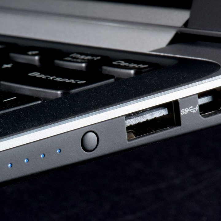 Dell XPS 13 Ultrabook usb port 2