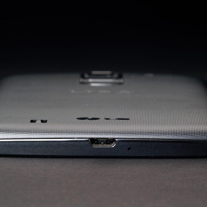 LG G Pro 2 bottom