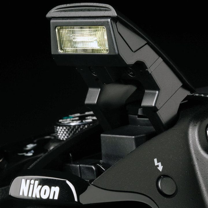 NIKON P600 flash